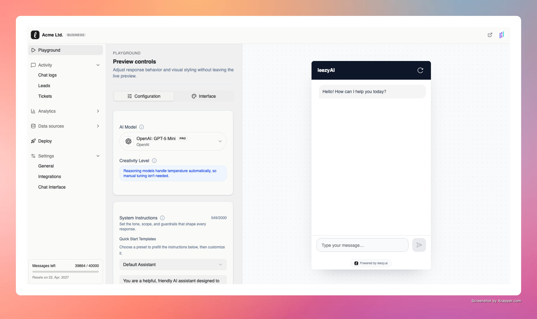 Leezy-Playground mit Modellauswahl, Kreativitätsregler, Systemanweisungen und Live-Chat-Vorschau nebeneinander.